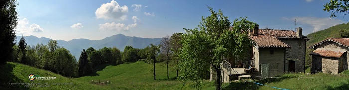 1684 45 Sono a Sonzogno 1018 m con vista in Canto Alto - La Voce delle Valli