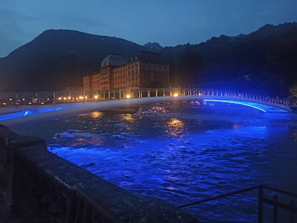 passerella acquaroli luci - La Voce delle Valli