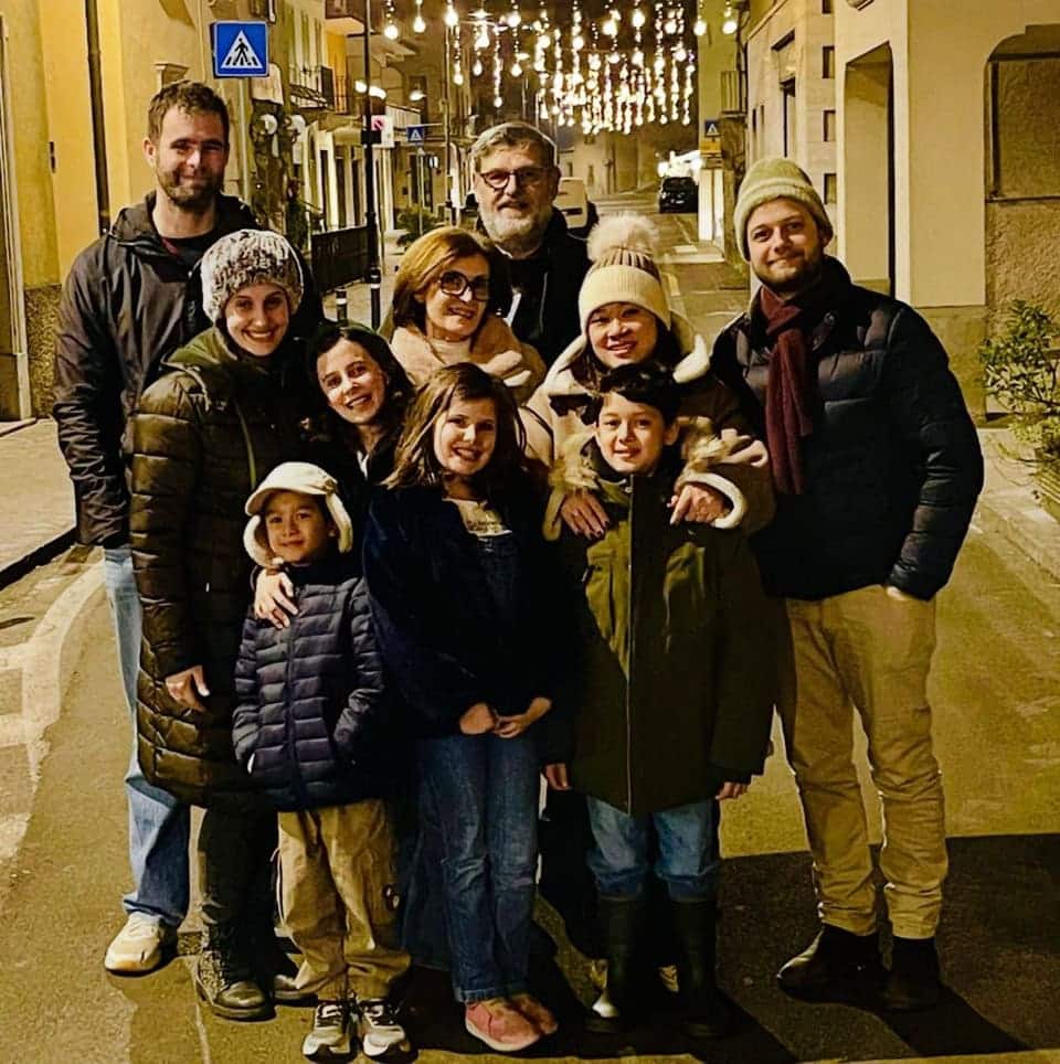 famiglia al completo - La Voce delle Valli
