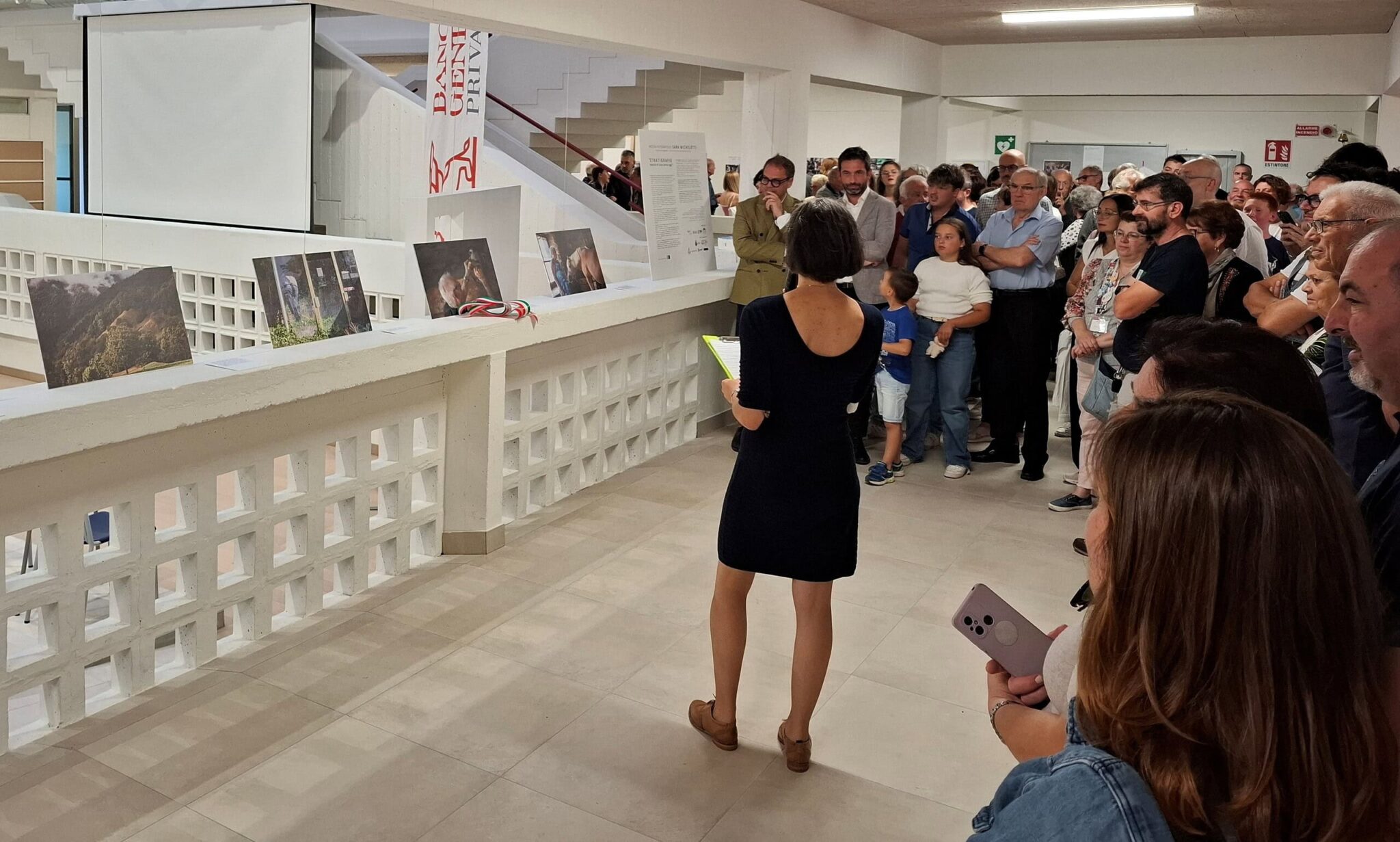 mostra costa serina 3 scaled - La Voce delle Valli