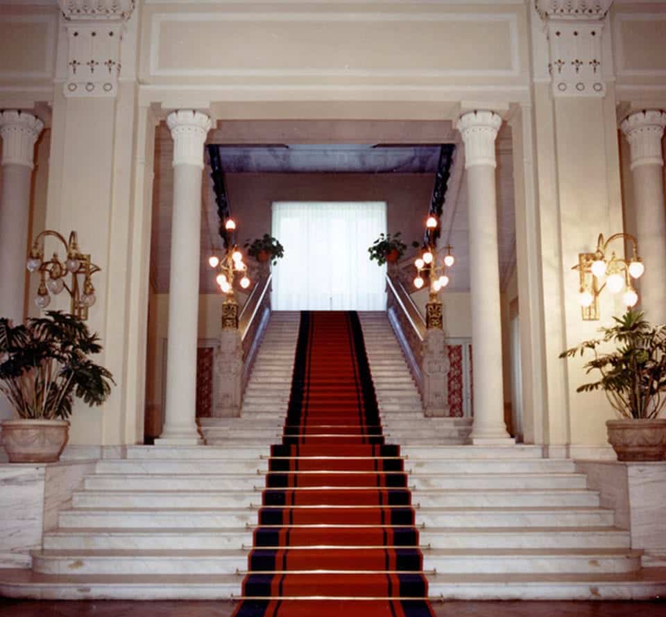 scalone grand hotel 1 - La Voce delle Valli