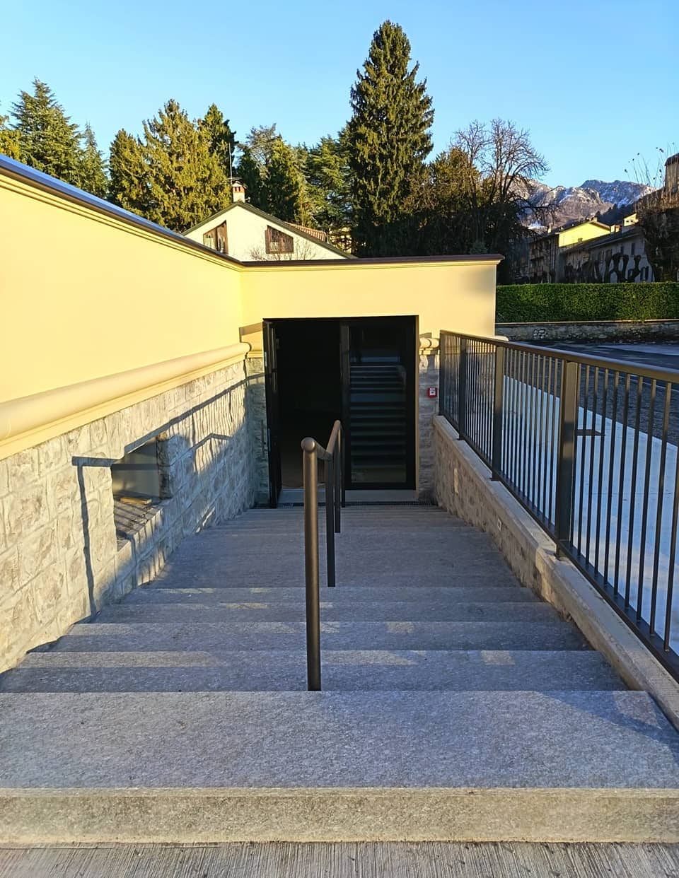 ingresso aula ginnica3 - La Voce delle Valli