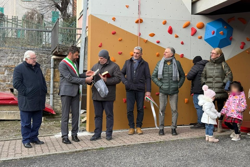 dono parroco censored - La Voce delle Valli