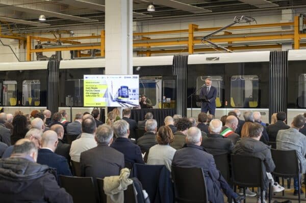 TEB presentazione primo tram Linea T2 Bergamo Villa dAlme 13 - La Voce delle Valli