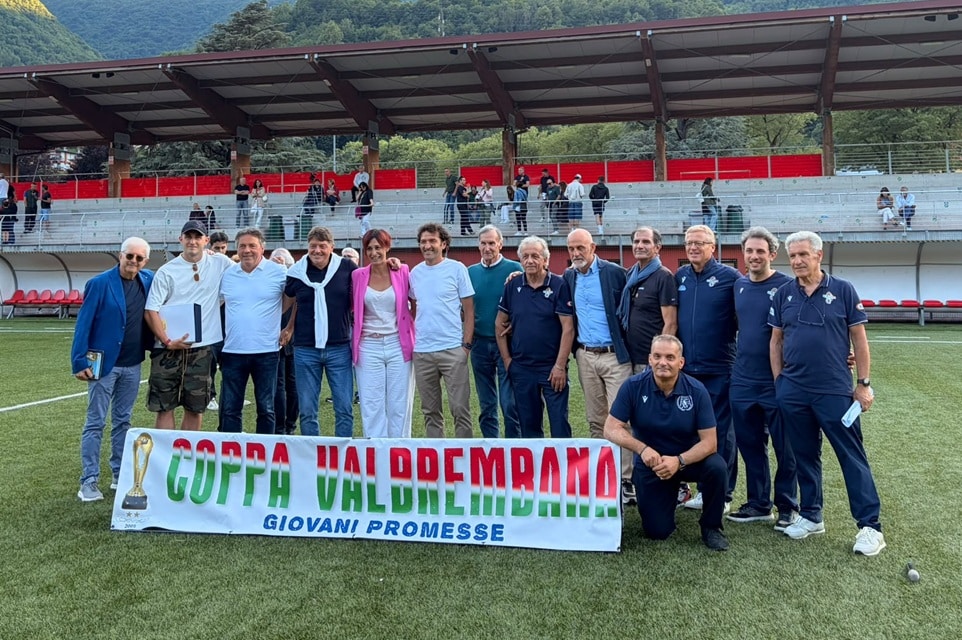 foto in campo coppa - La Voce delle Valli